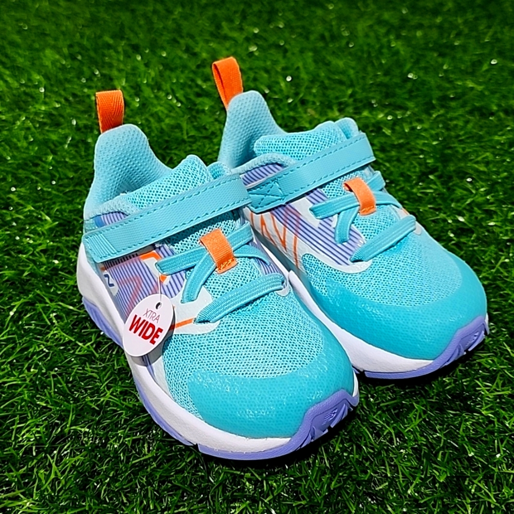 New Balance Kids' Rave Run V2 Hook & Loop Running Shoe (NEW NO TAGS)